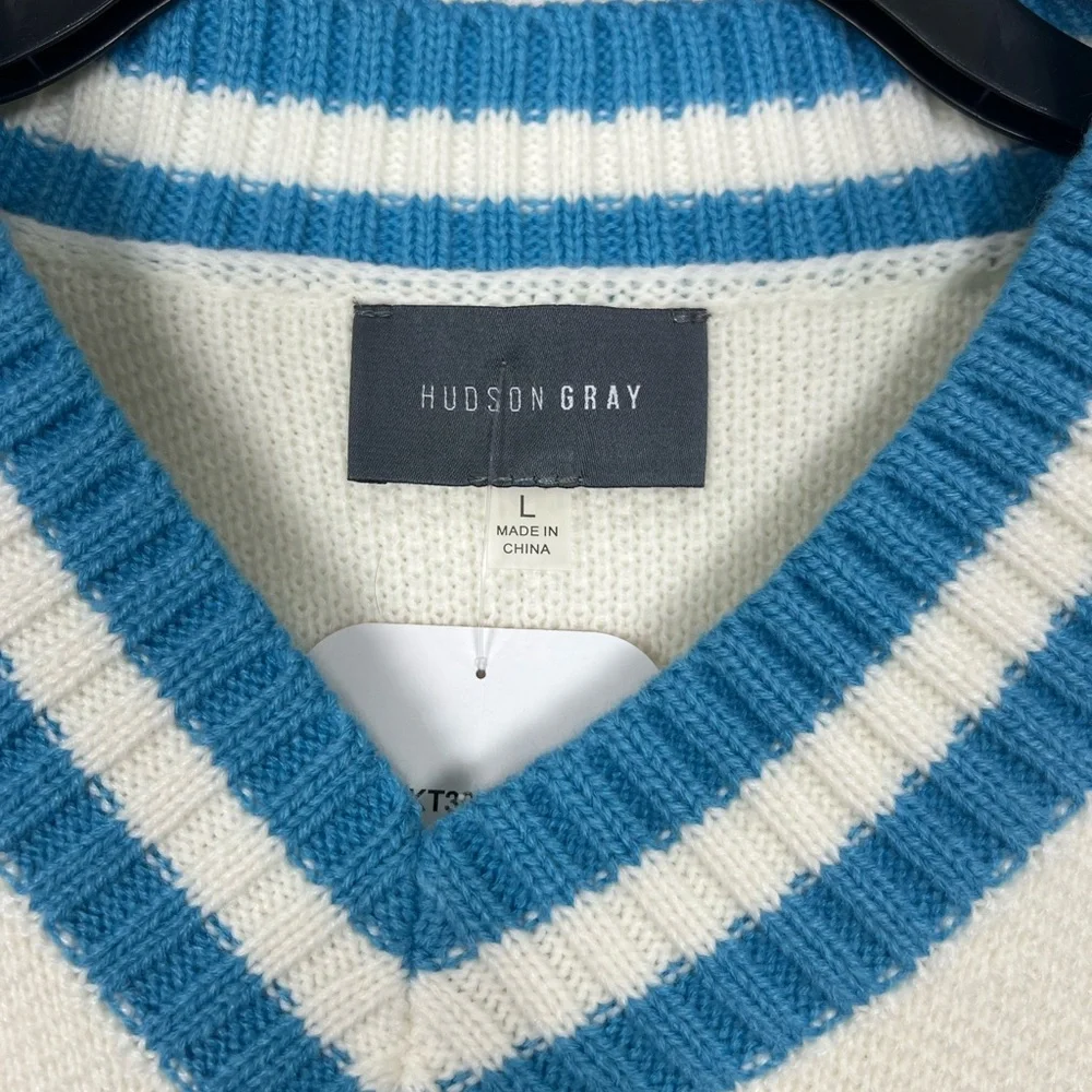 Hudson Gray Ski V-Neck Sweater‎ with Pink Accent Size L